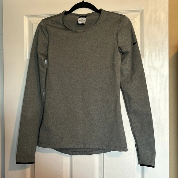Nike Pro Dri-Fit women’s gray long sleeve athletic shirt size small - Picture 1 of 9